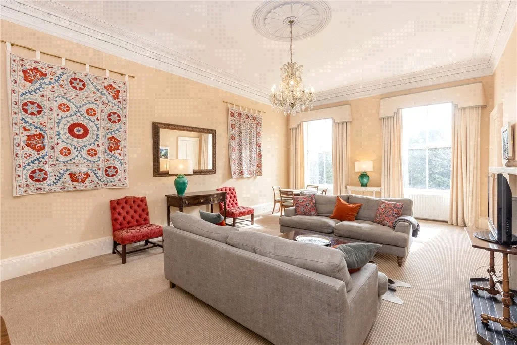 Flat Regent Terrace in City of Edinburgh