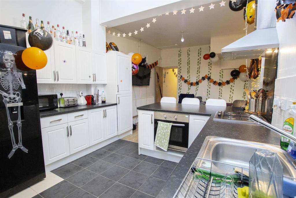 Flat Newton Grove in Birmingham