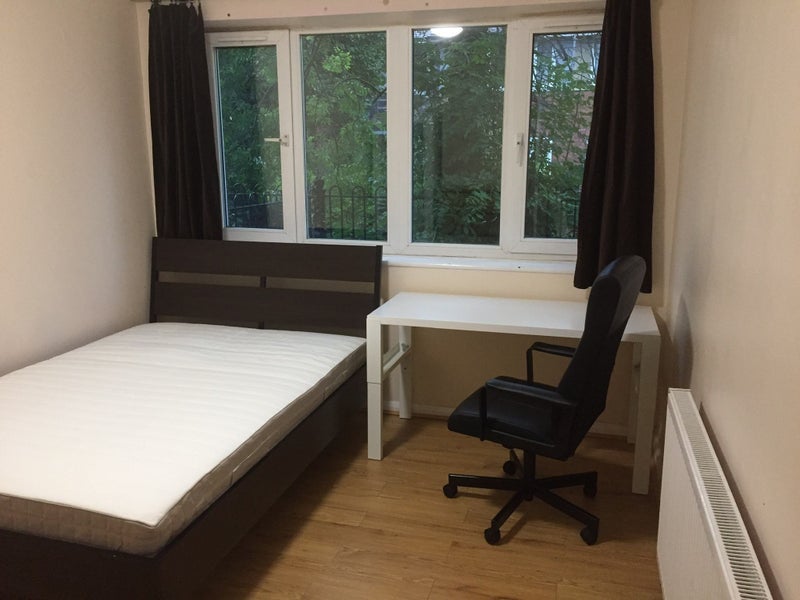 Room Rawlins Street in Birmingham
