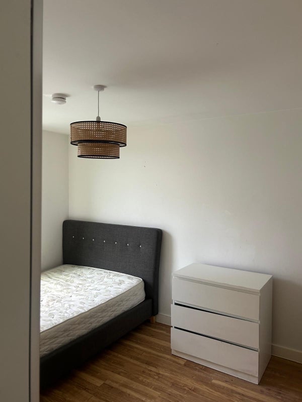 Room Pomona Strand in Trafford