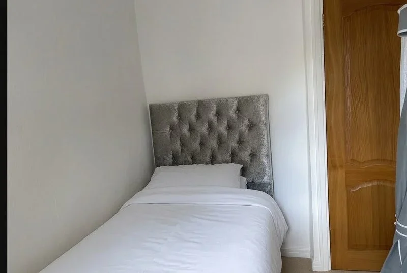 Room St Nicholas Avenue in Greater London