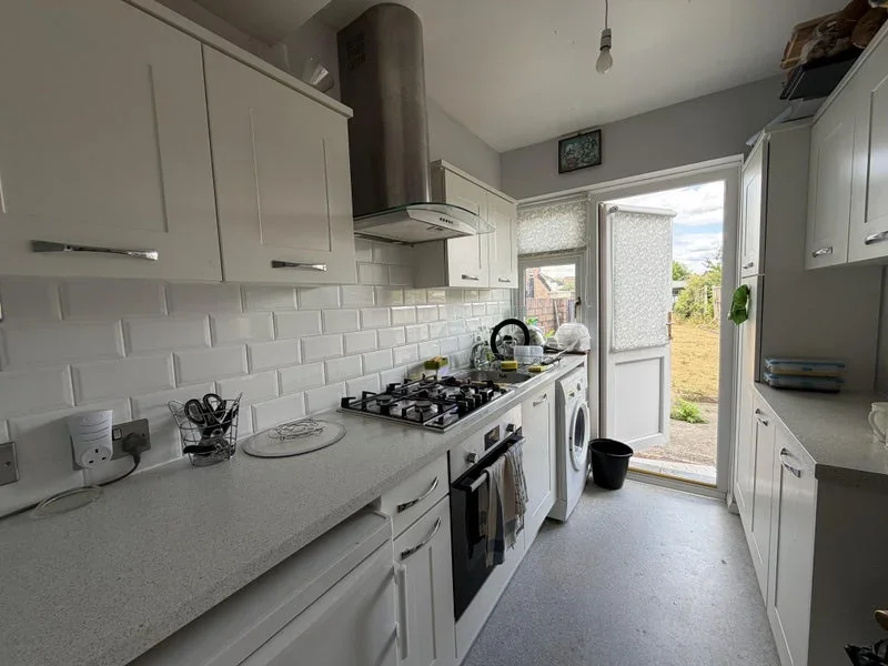 Room St Nicholas Avenue in Greater London