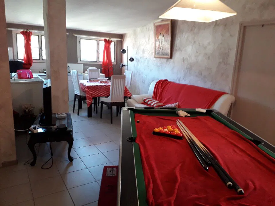 Room Rue du Loutrach in Moulis