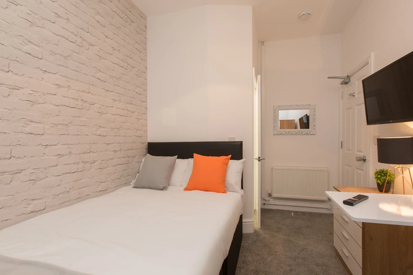 Room West Street in Crewe
