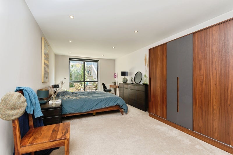 Room Haydn Avenue in Greater London