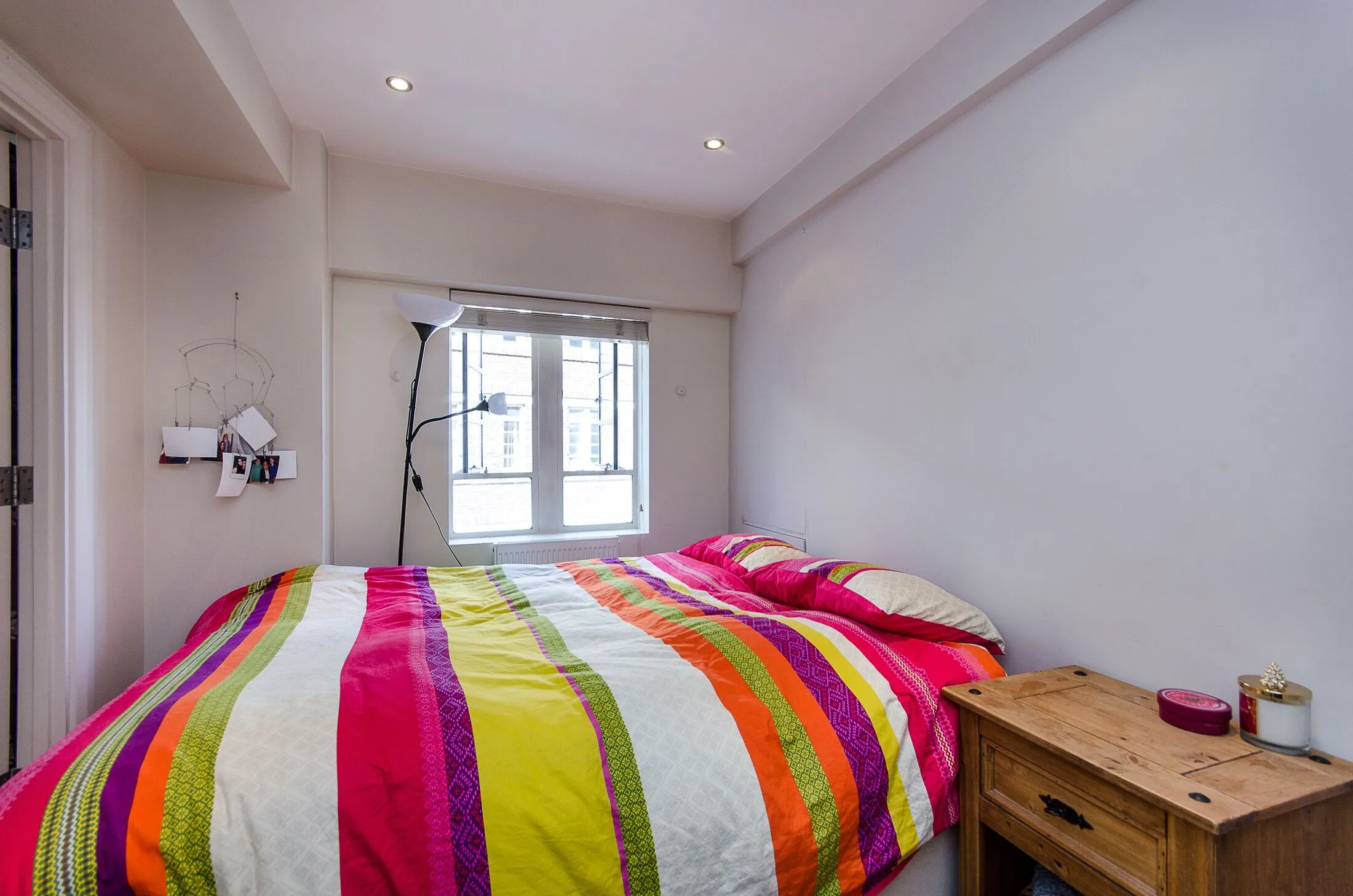 Flat Sloane Avenue in Greater London