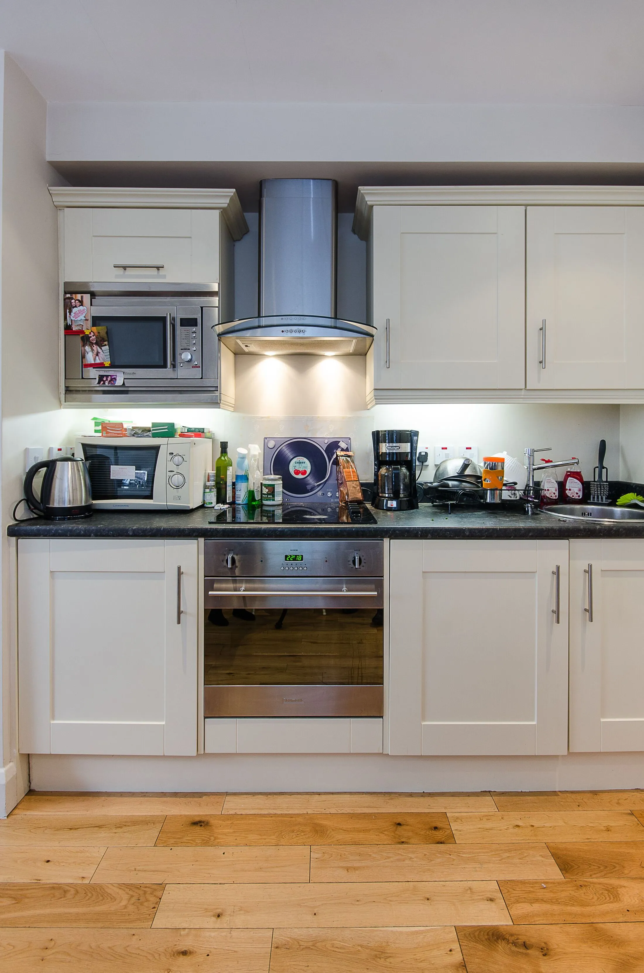 Flat Sloane Avenue in Greater London