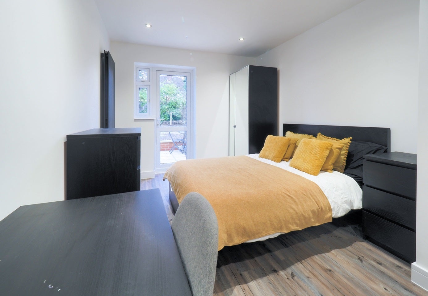 Room Sandymount Avenue in Greater London