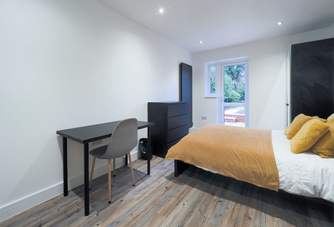 Room Sandymount Avenue in Greater London