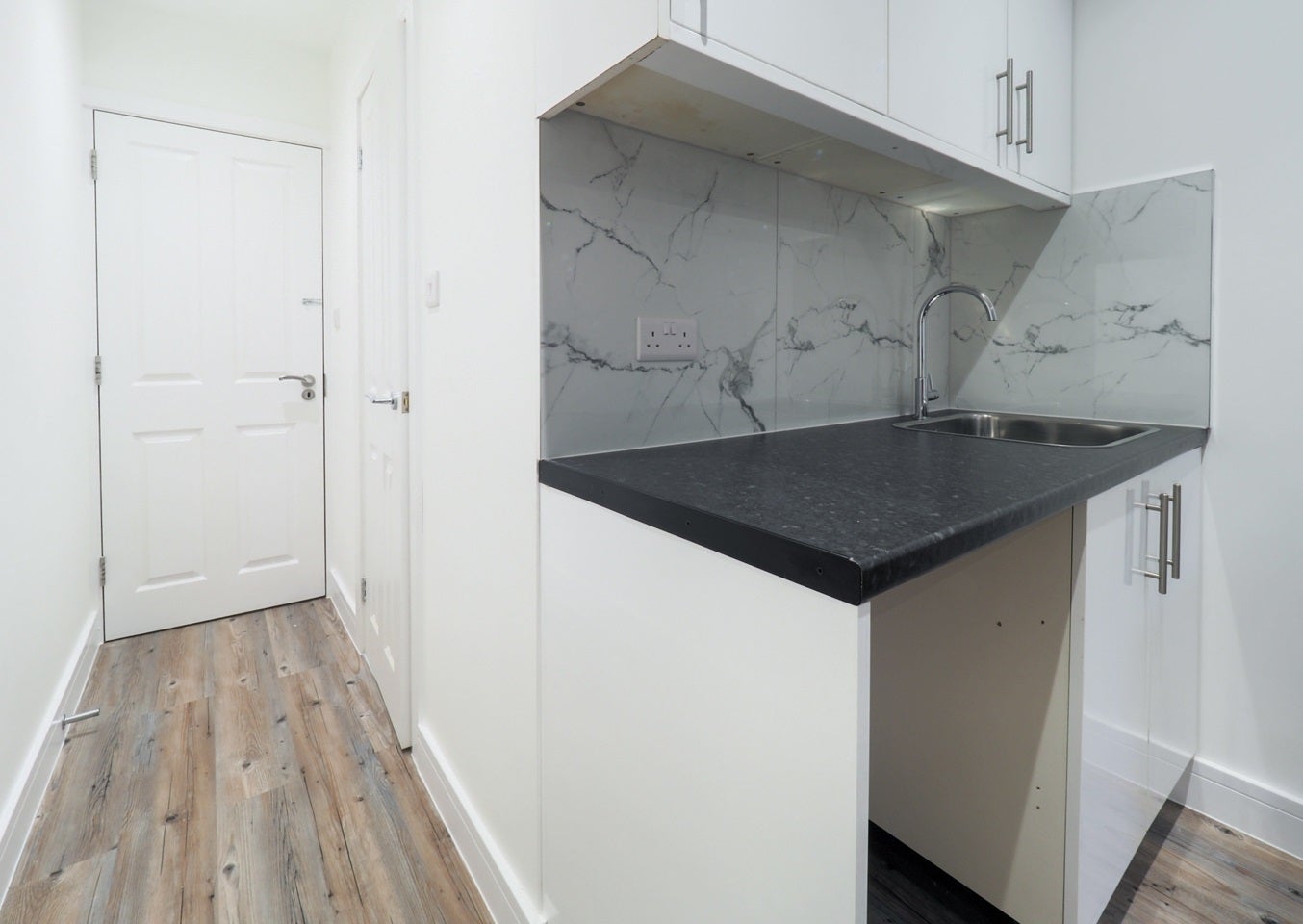 Room Sandymount Avenue in Greater London