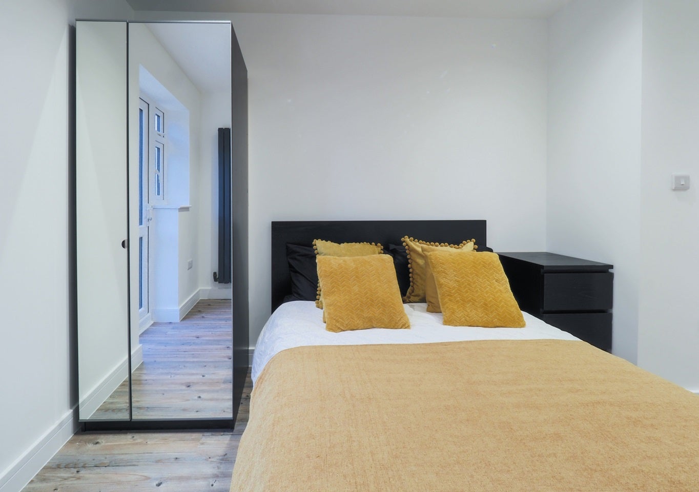 Room Sandymount Avenue in Greater London