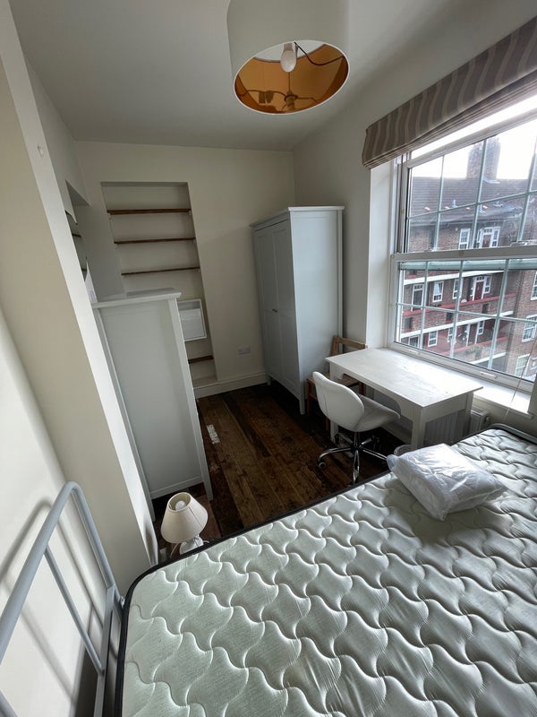 Flat Pickwick Street in Greater London
