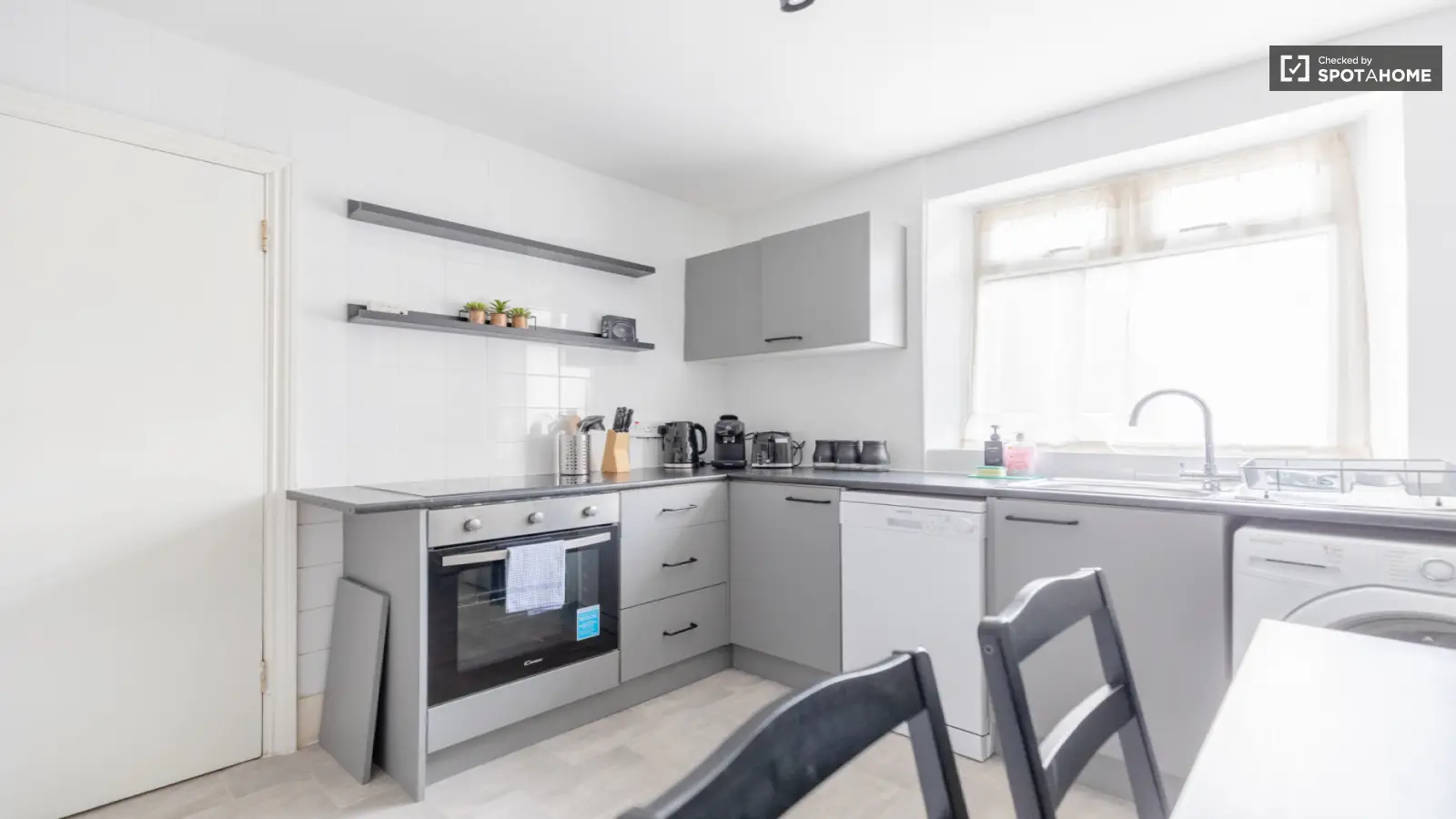 Flat Lime Grove in Greater London