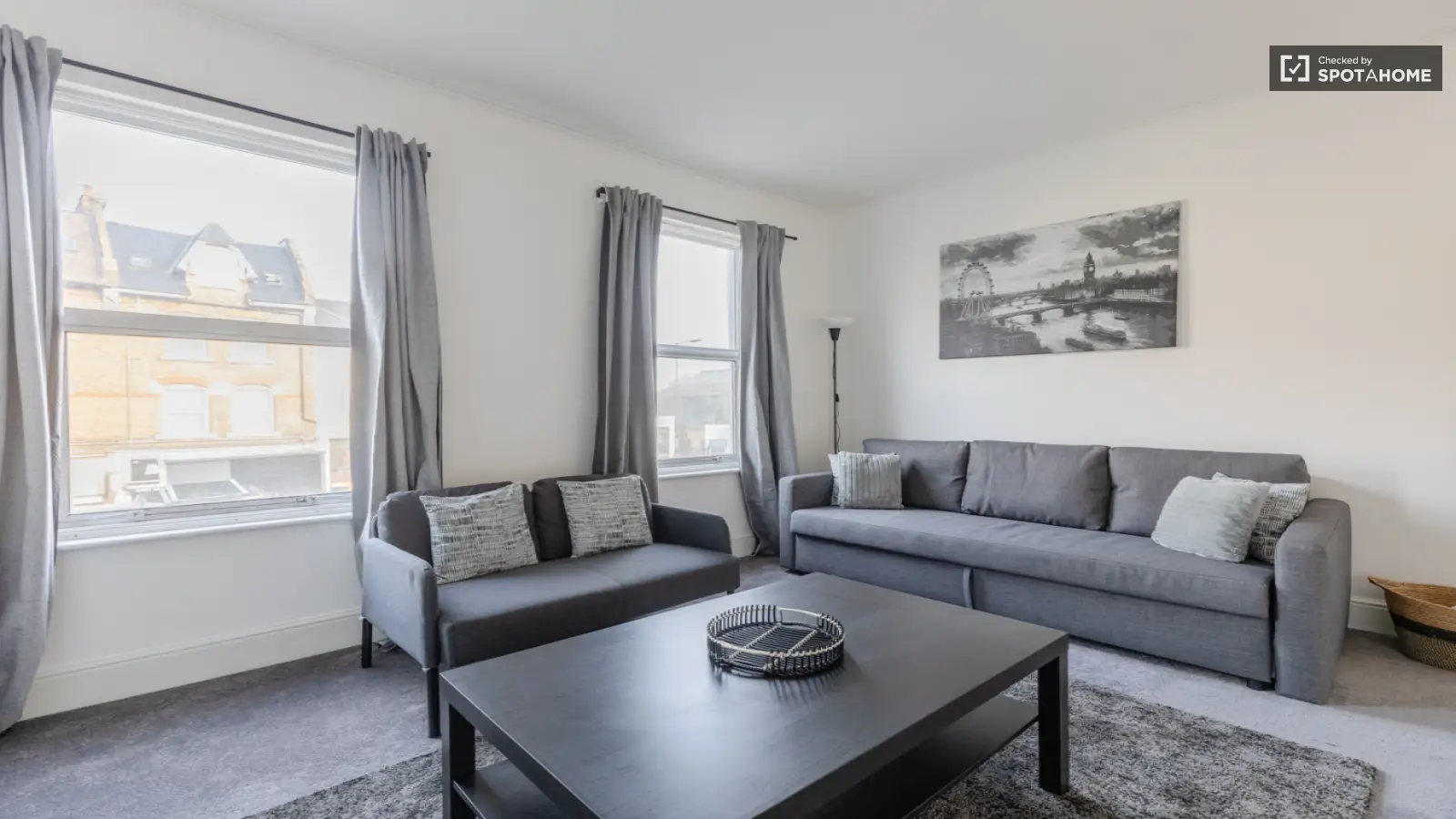 Flat Lime Grove in Greater London
