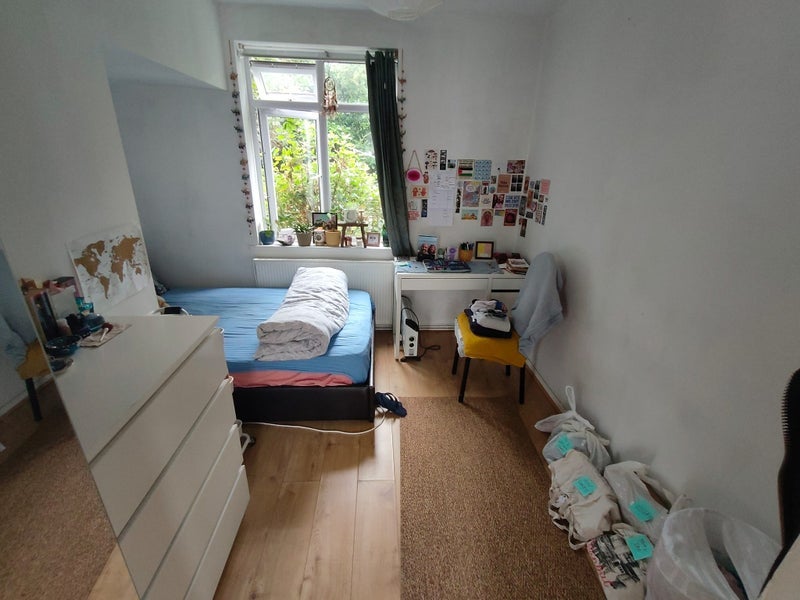 Room Blessington Close in Greater London