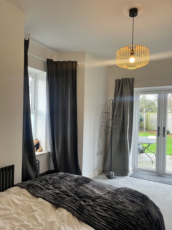 Room Grove Road West in Christchurch