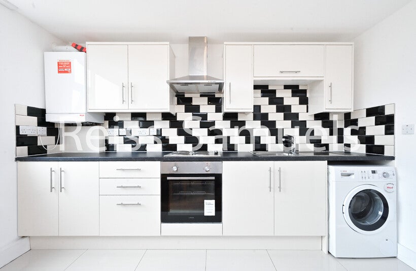 Flat Seyssel Street in Greater London