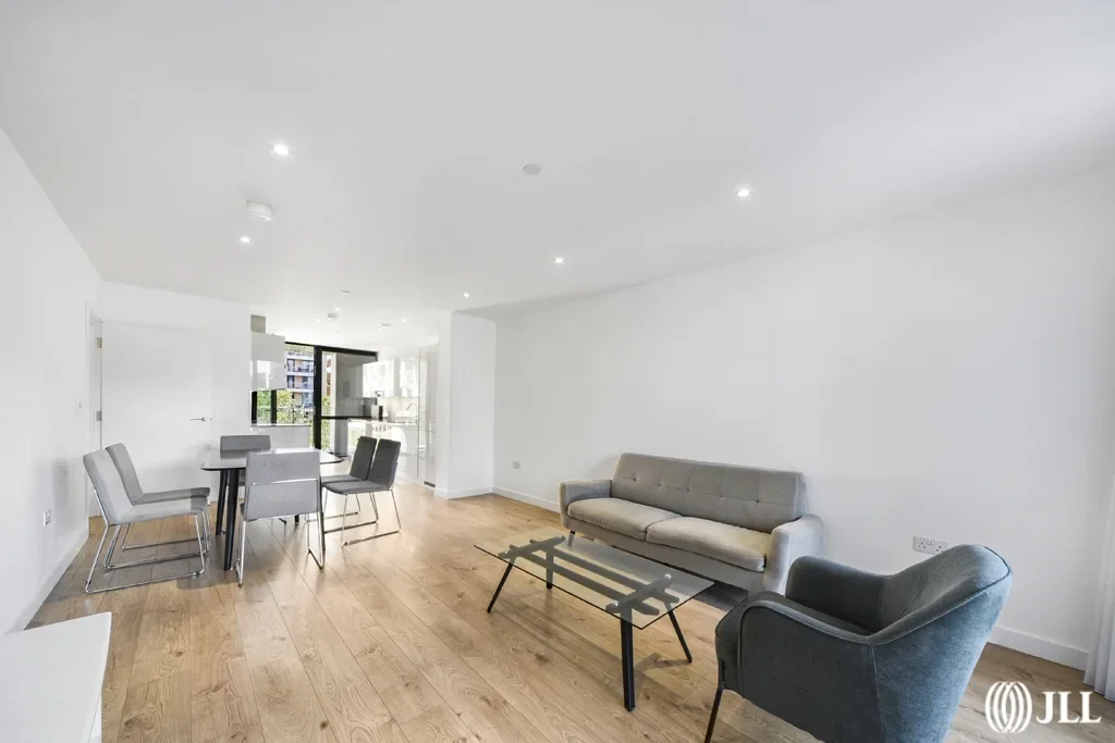 Flat Forrester Way in Greater London