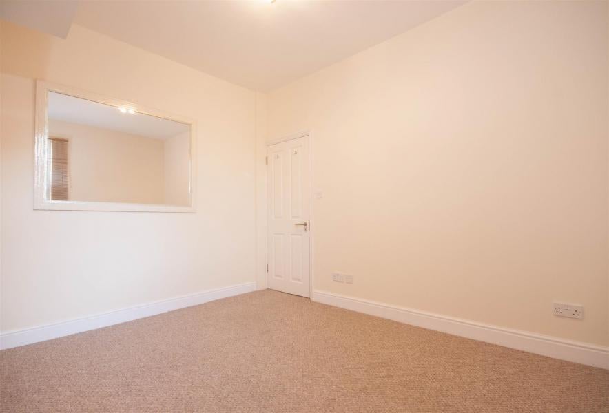 Flat Durnsford Road in Greater London