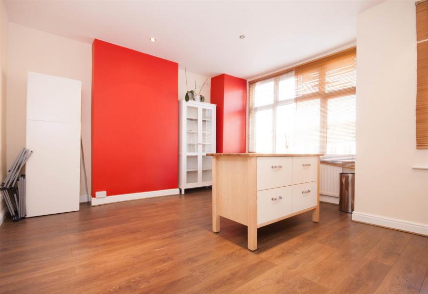 Flat Durnsford Road in Greater London