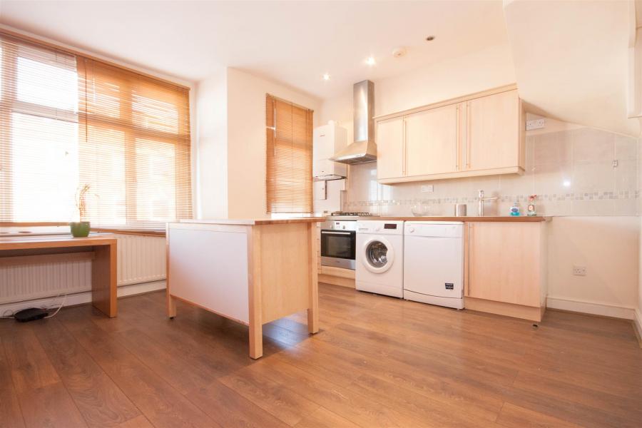 Flat Durnsford Road in Greater London