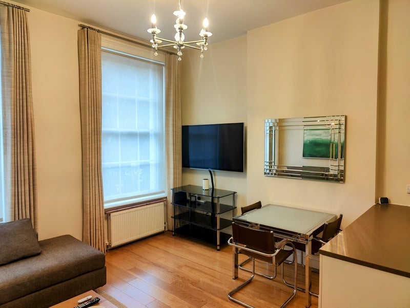 Room Moreton Street in City of Westminster