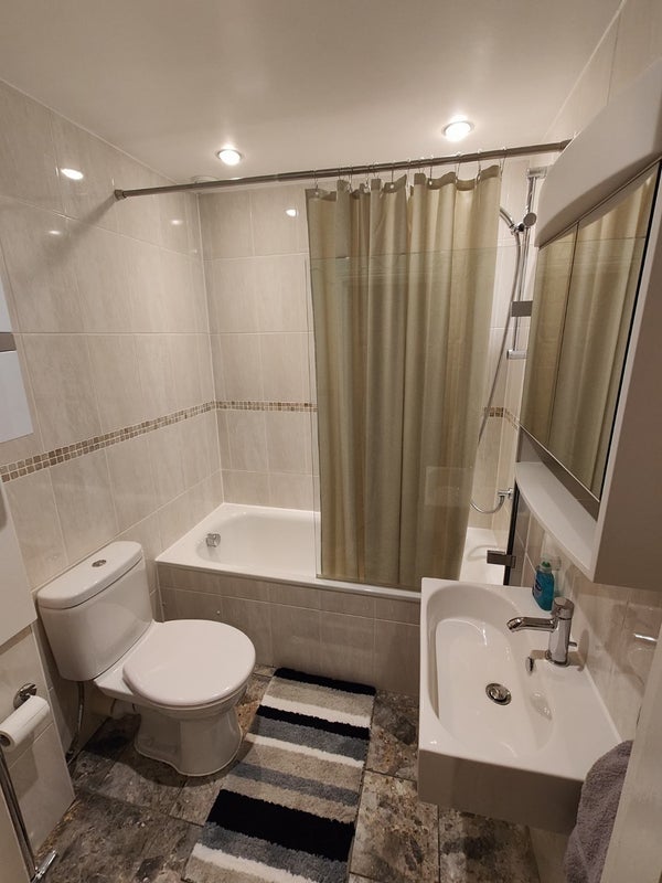 Room Moreton Street in City of Westminster