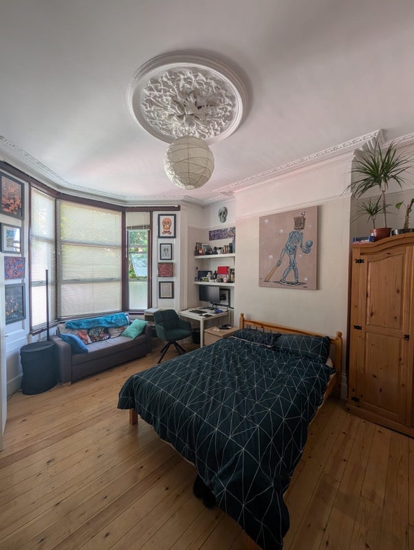 Room Benthal Road in Greater London