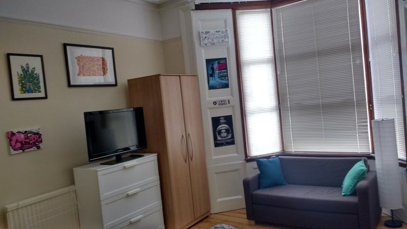 Room Benthal Road in Greater London