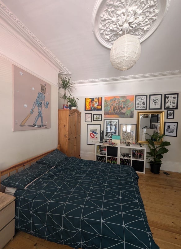 Room Benthal Road in Greater London