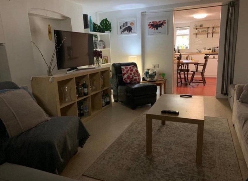 Room Benthal Road in Greater London