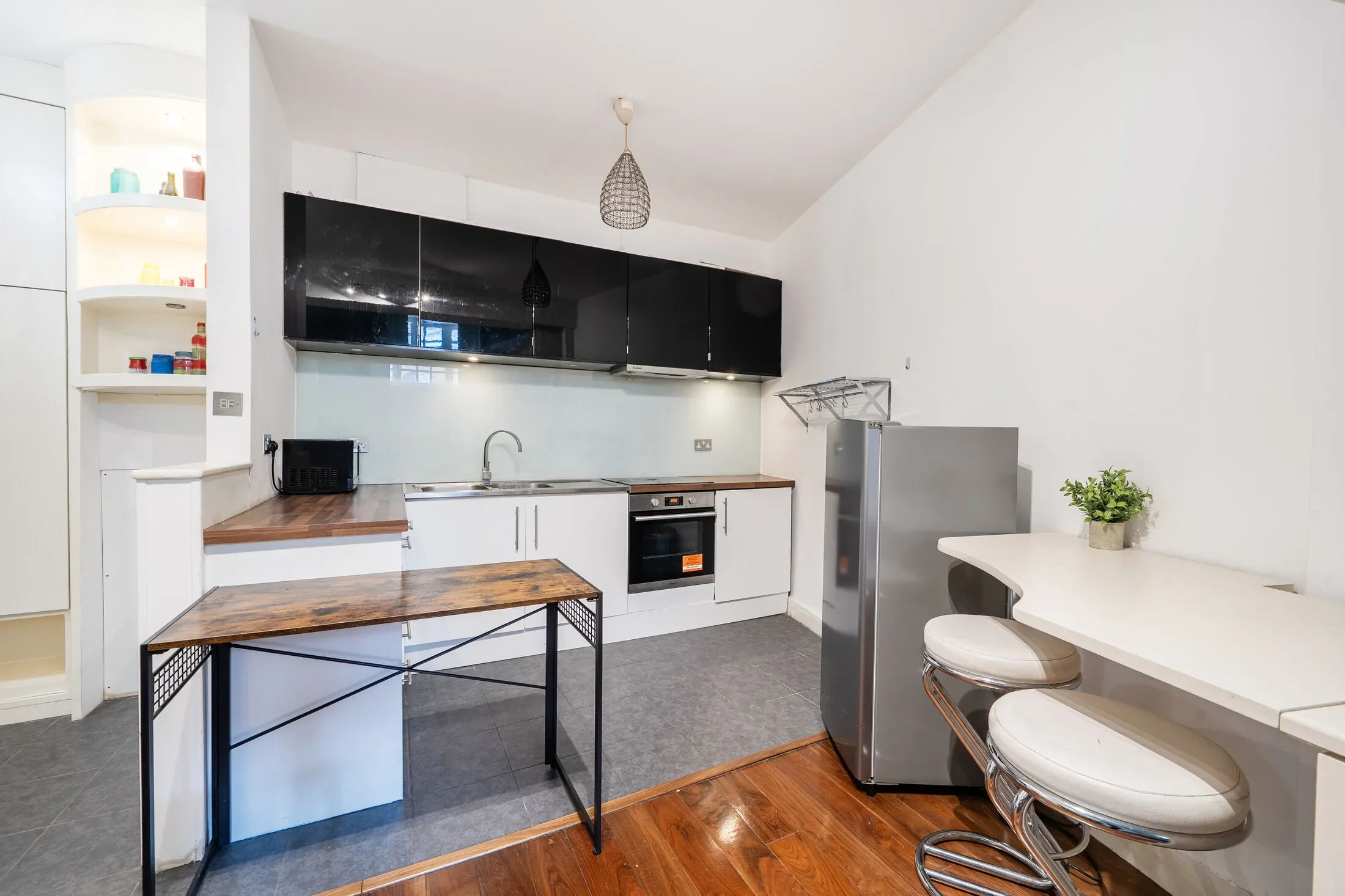 Flat Ambrosden Avenue in City of Westminster