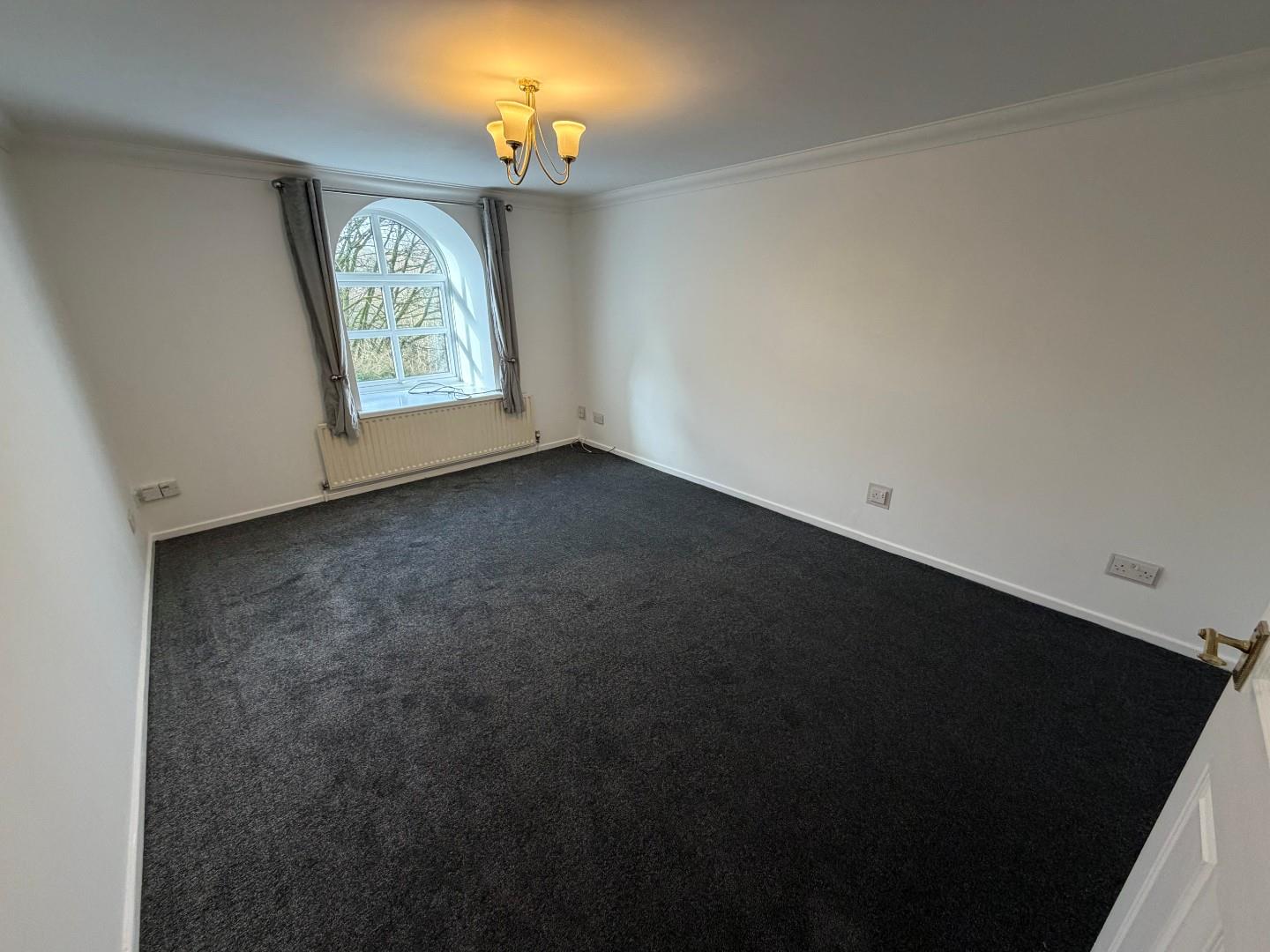 Flat Miller Street in Bury