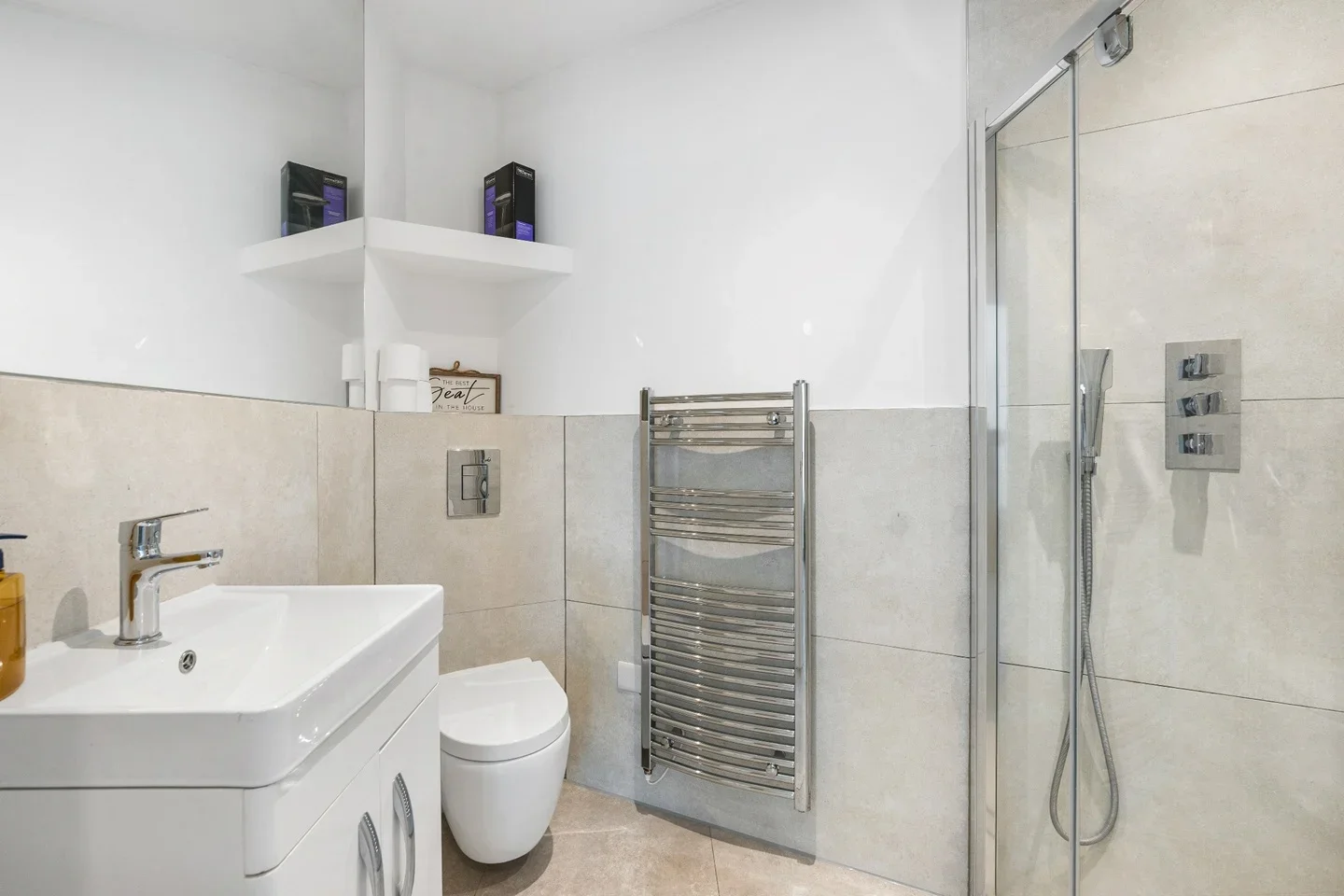 Flat Aldenham Road in Watford