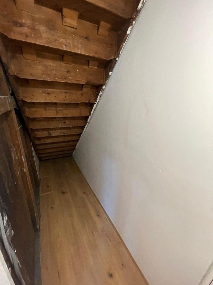 Flat Gillett Road in Greater London