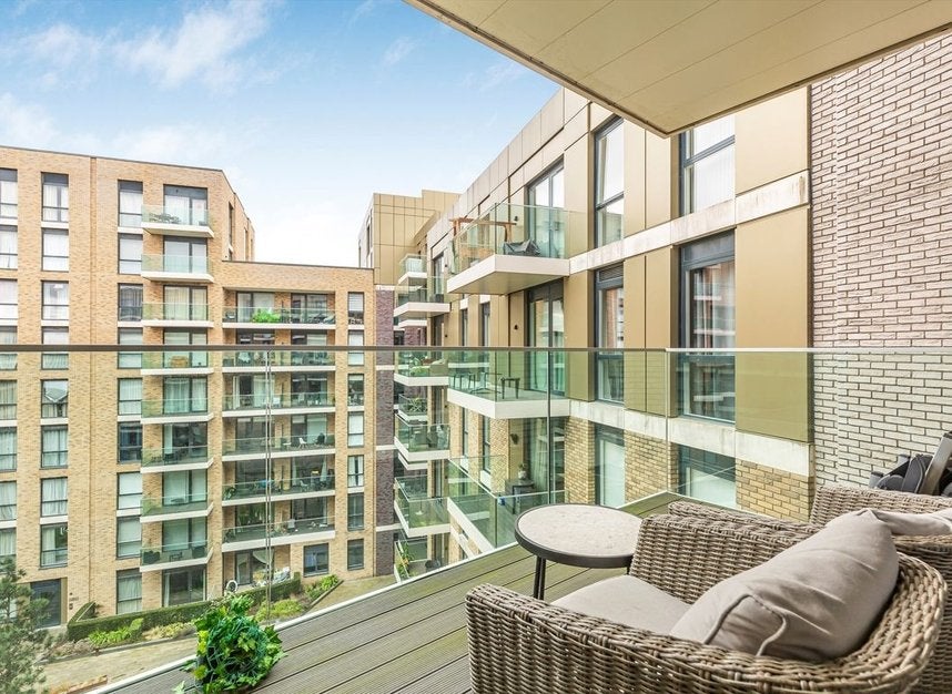 Flat Seven Kings Way in Greater London