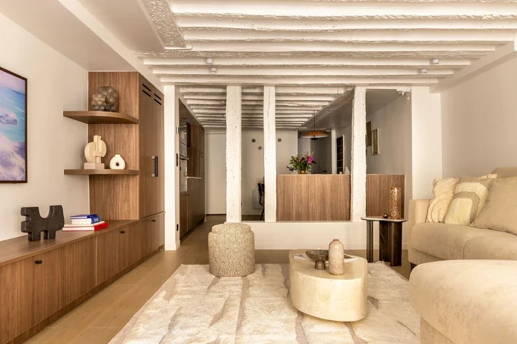 Flat Rue Croix des Petits Champs in Paris