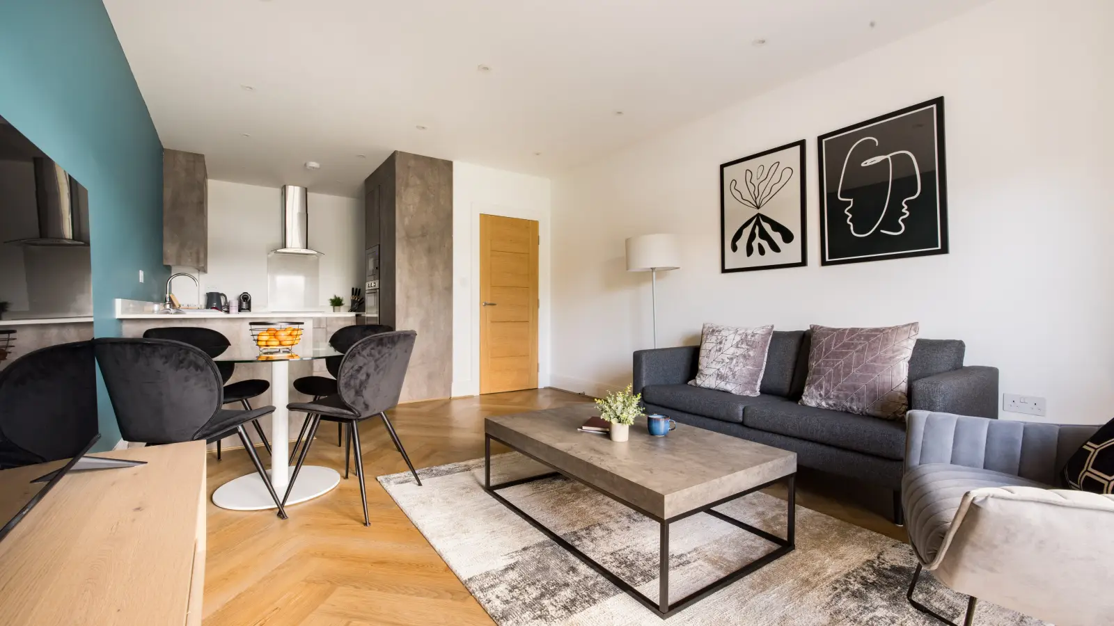 Flat Tilly's Lane in Borough of Spelthorne