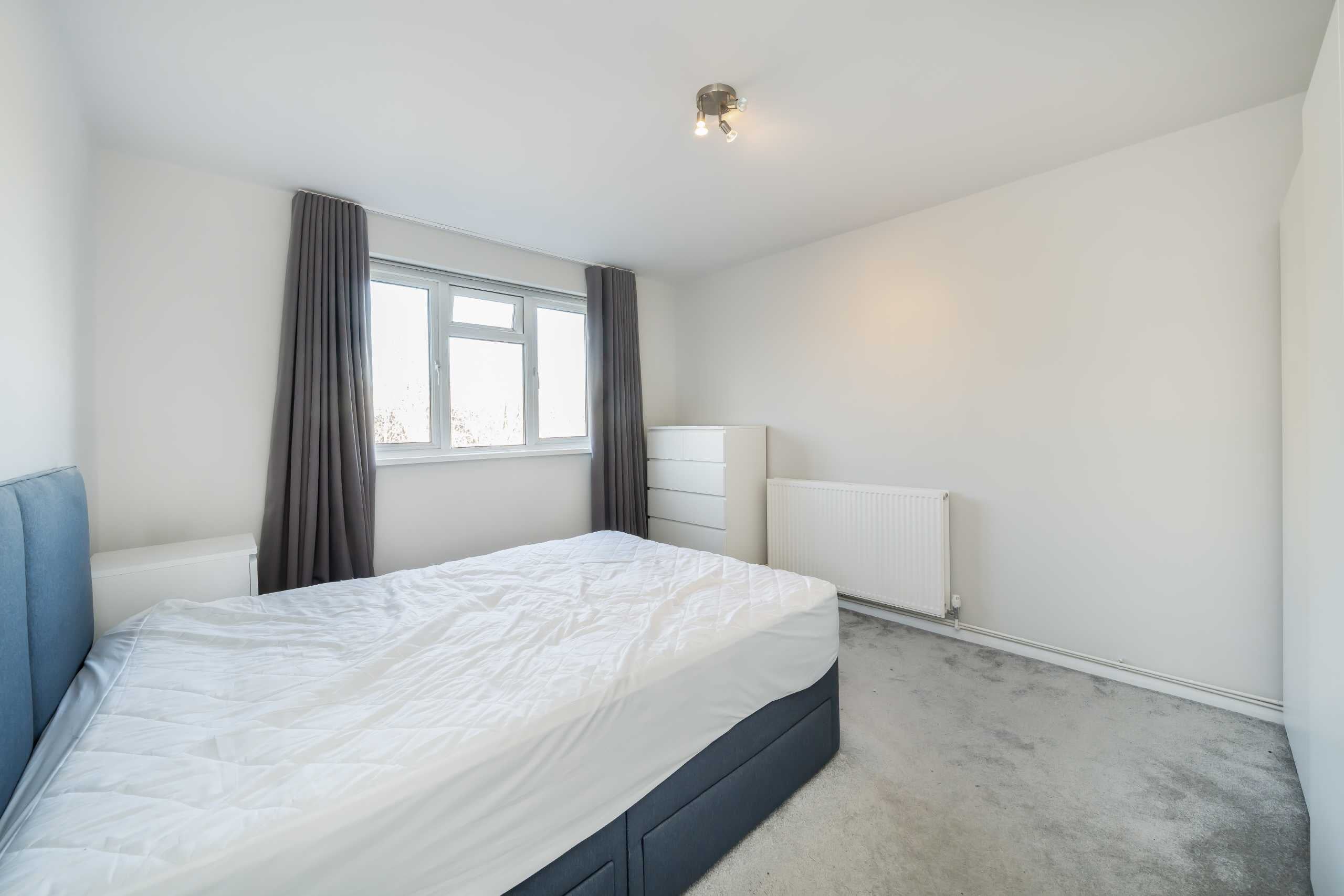Flat Ward Road in Greater London