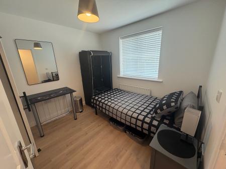 Room Carlisle Close in Corby