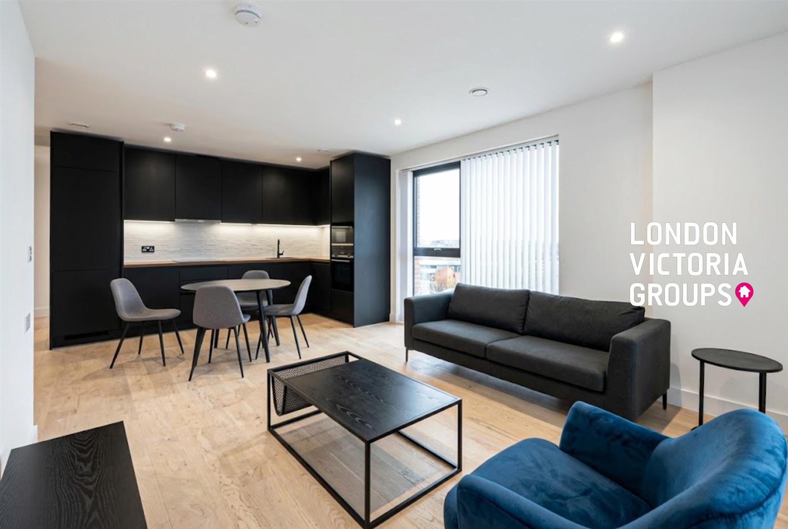 Flat Sayer Street in Greater London