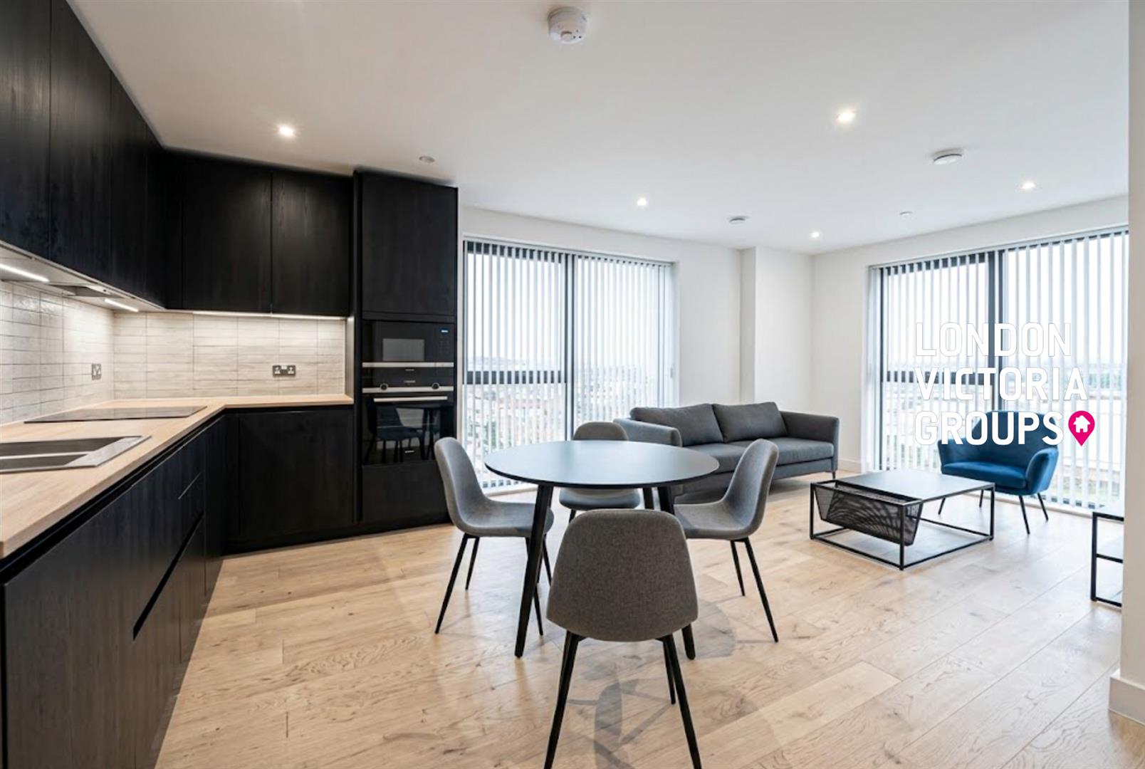 Flat Sayer Street in Greater London