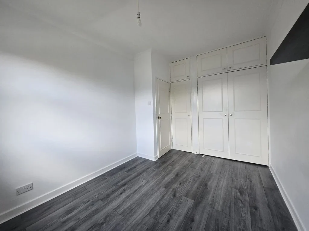 Flat Eagle Terrace in Greater London
