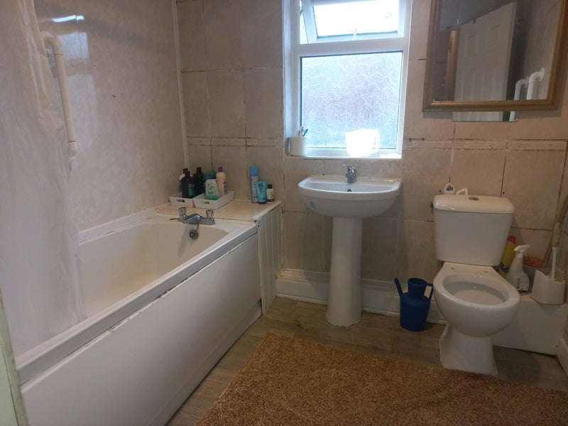 Room Croydon Road in Newcastle upon Tyne