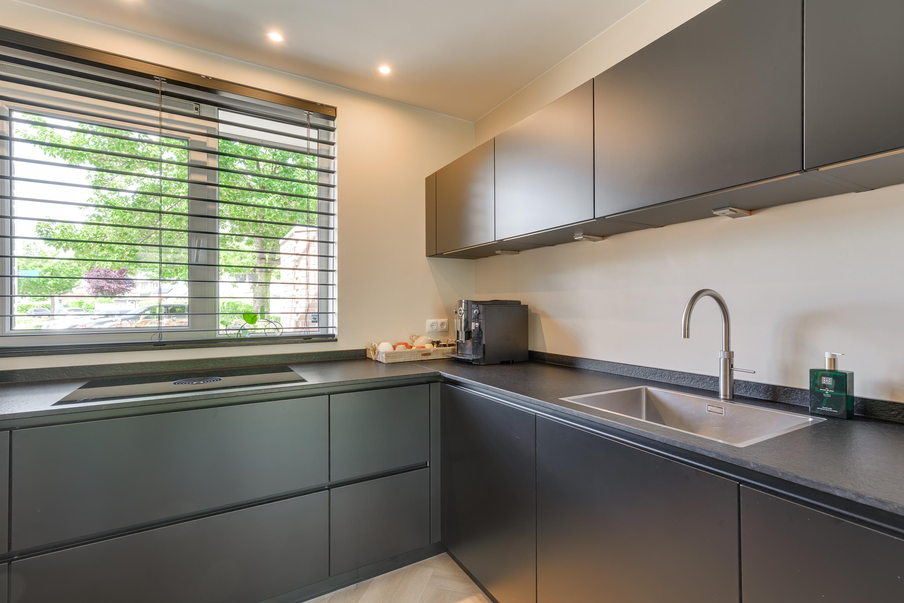 Tussenwoning te koop: Weigeliapark 39, Zoetermeer