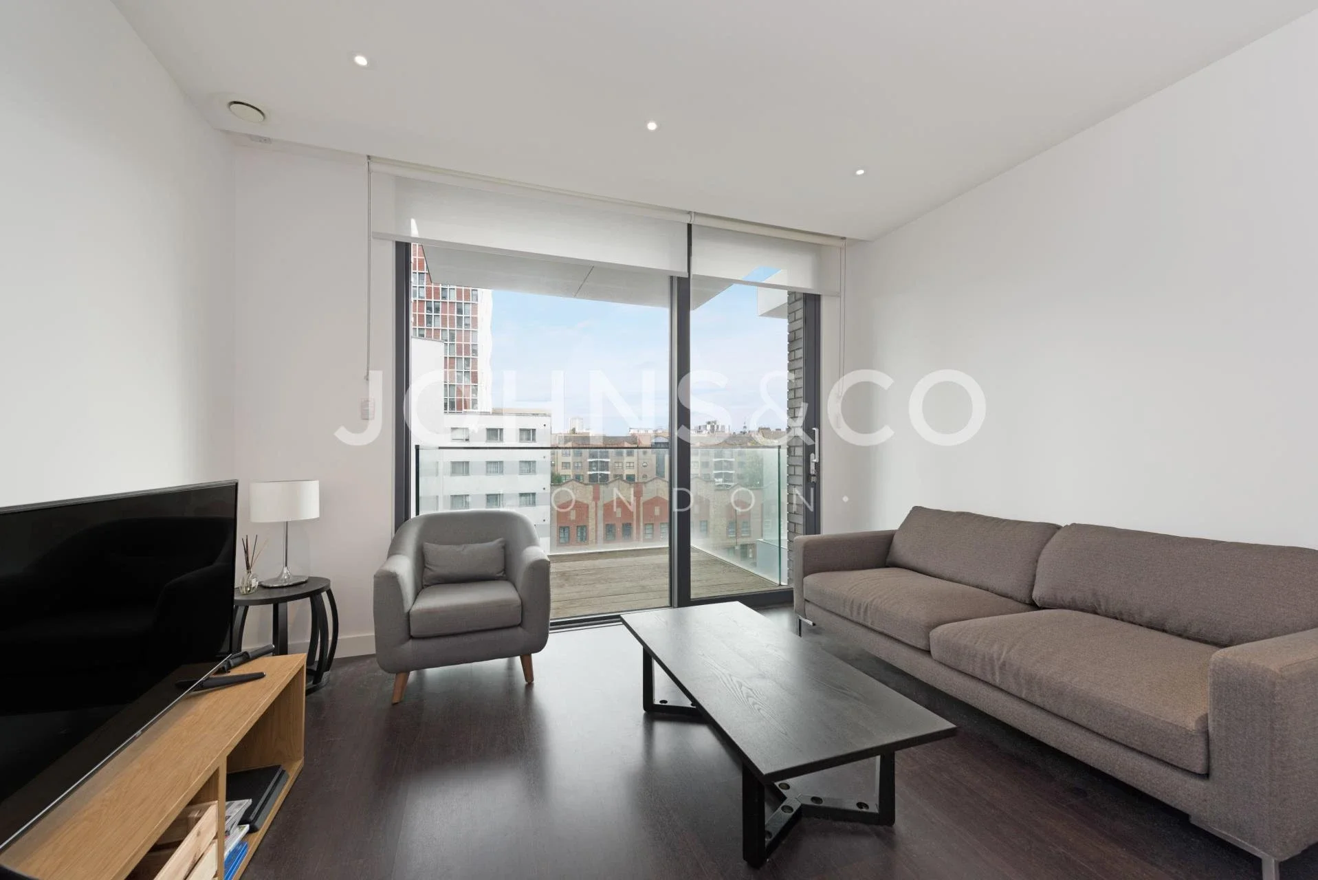 Flat Canter Way in Greater London