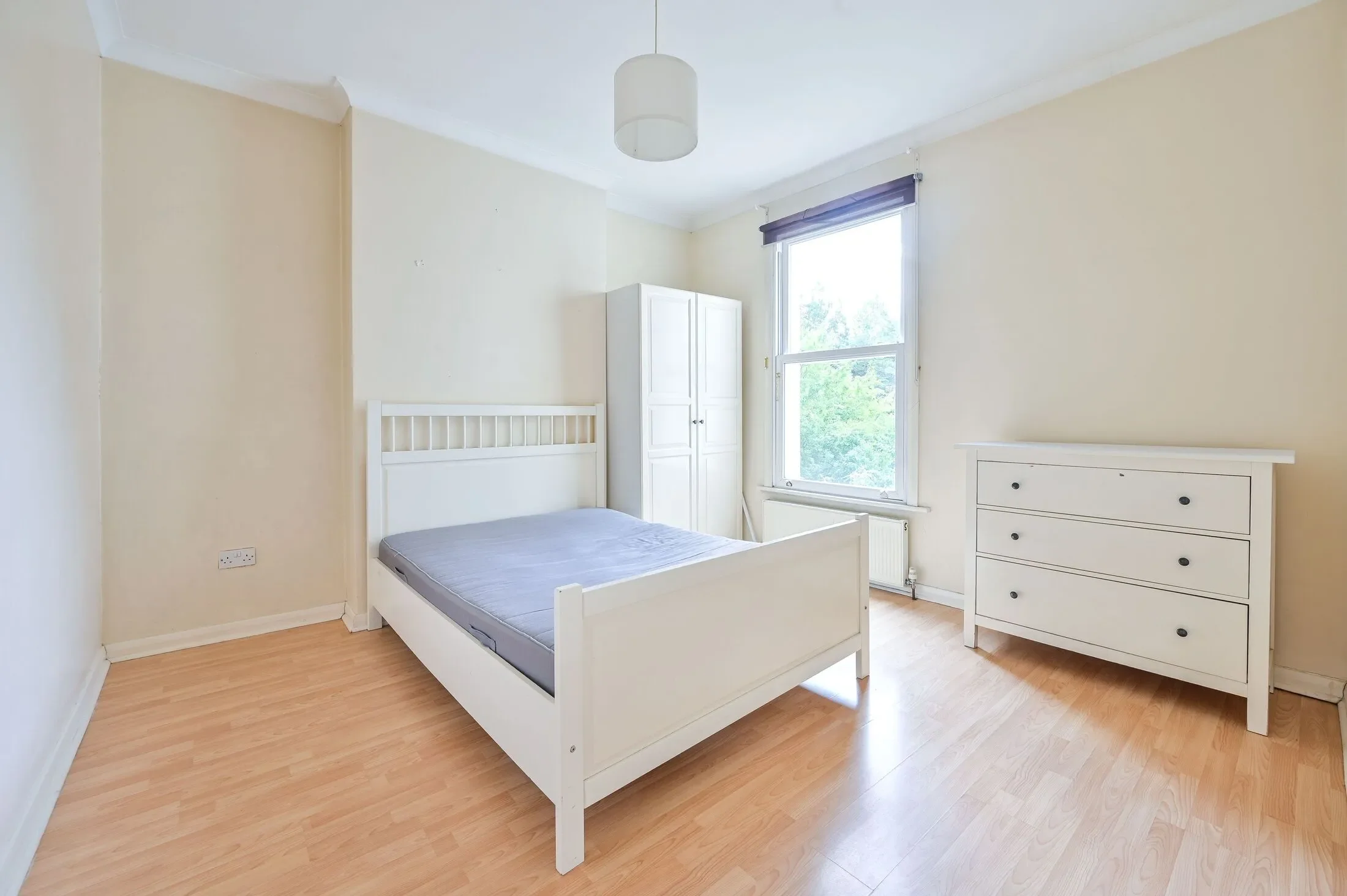 Flat Dragonfly Place in Greater London