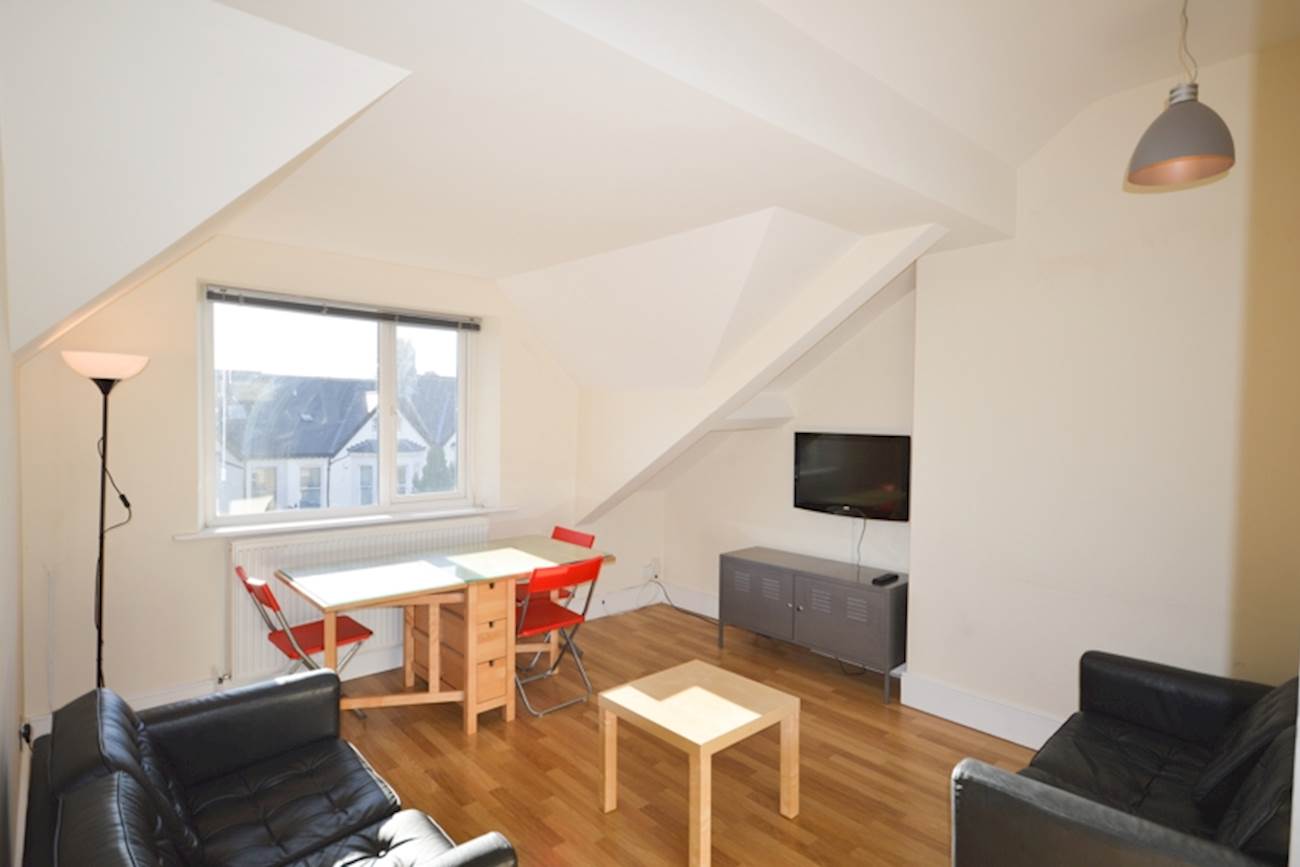 Flat Sunbury Avenue in Newcastle upon Tyne