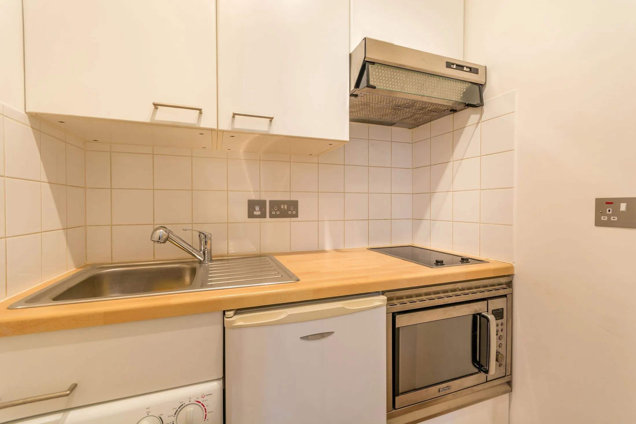 Flat Kilburn Park Road in City of Westminster