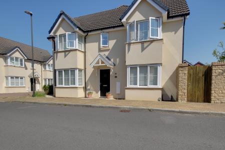 House Donaldson Drive in Stroud